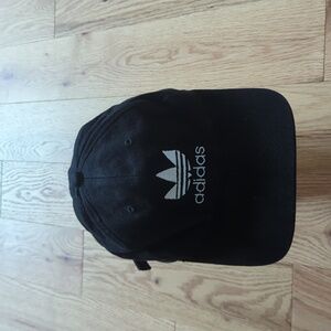 Adidas. Unisex Hat. Adjustable Strap.